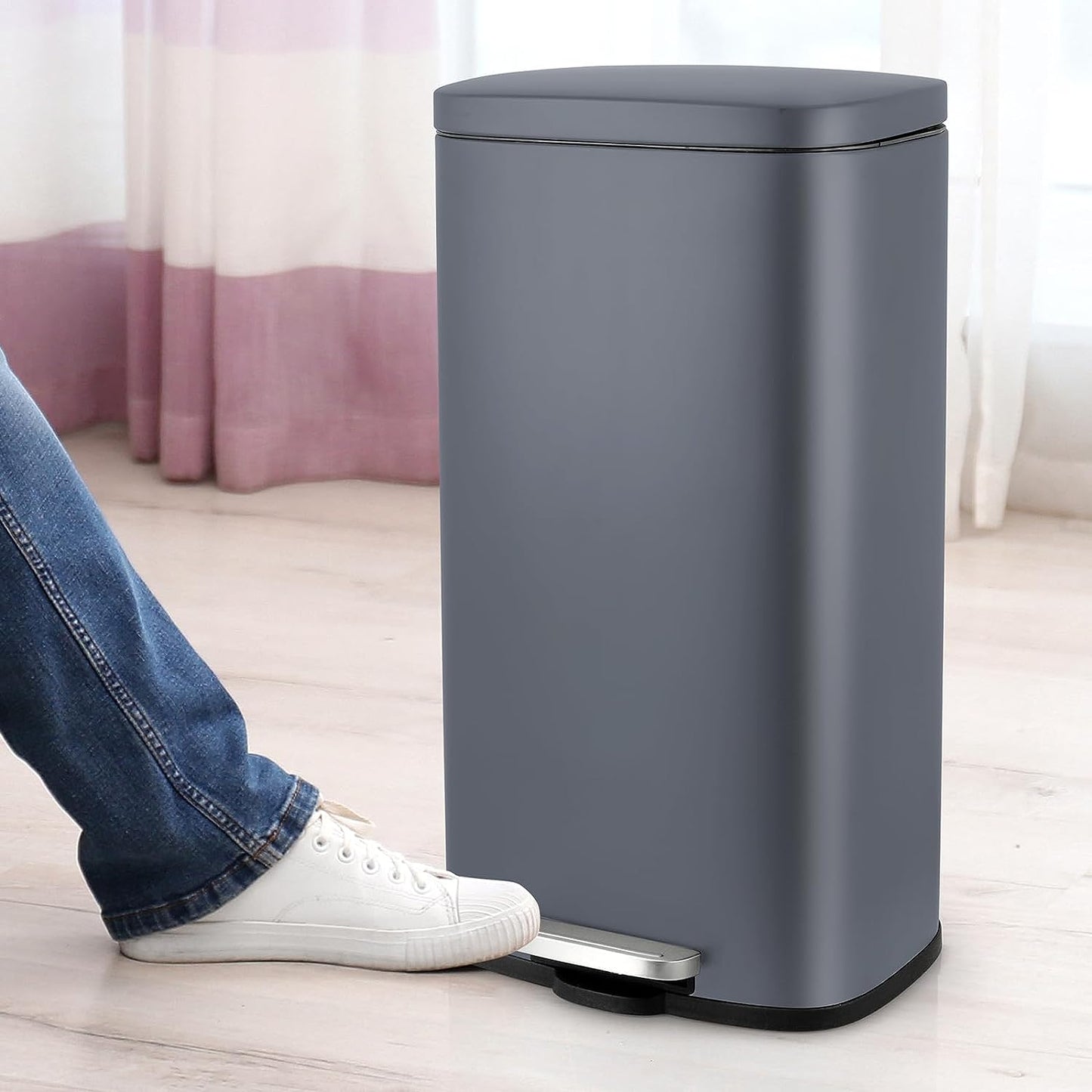 Arlopu 8 Gallon / 30 Liter Stainless Steel Step Trash Can with Foot Pedal, Kitchen Garbage Can Recycling Bin with Removable Bucket
